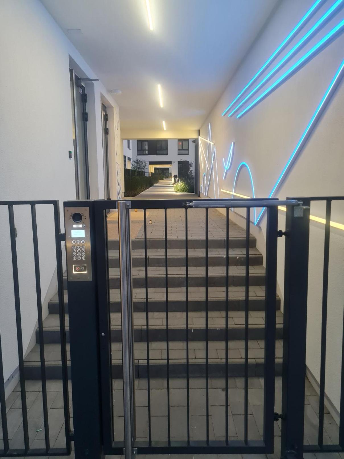 Airport Apartment Varsovia Exterior foto